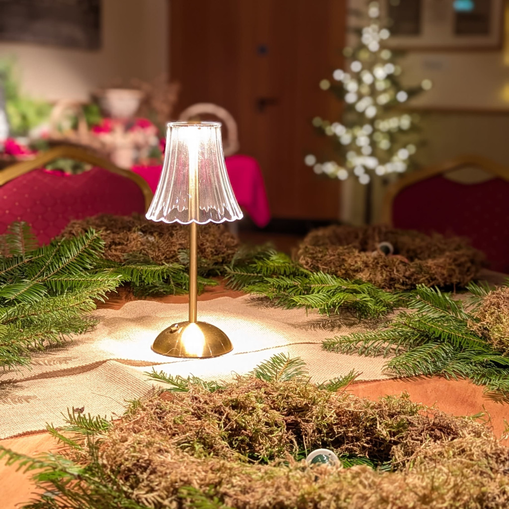 Best Buds Christmas Wreath Workshop