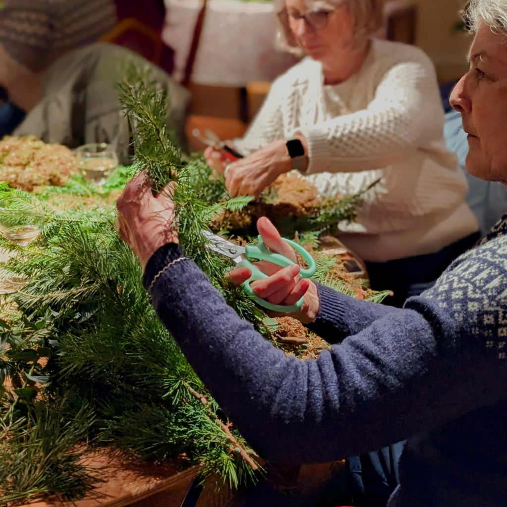 Best Buds Christmas Wreath Workshop