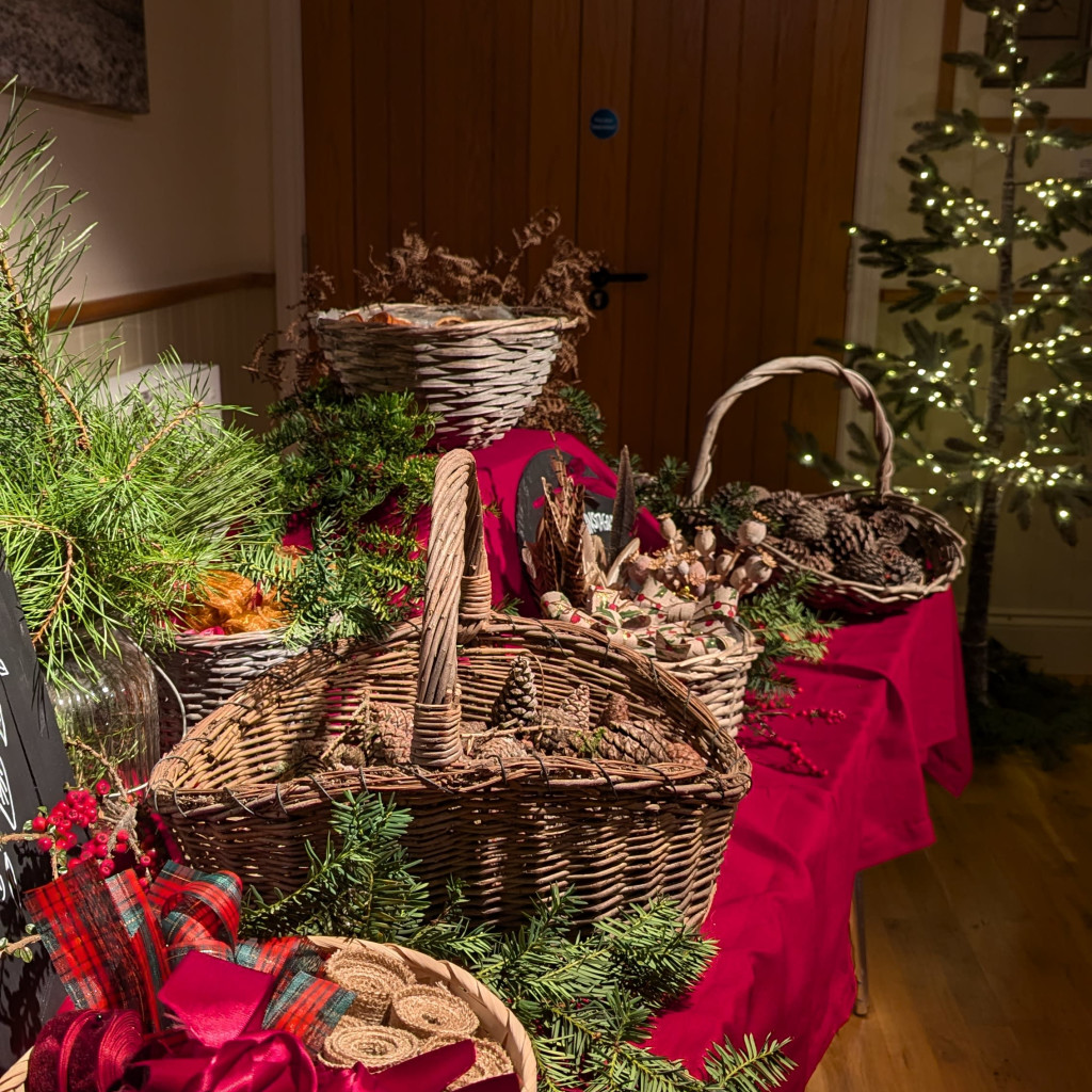 Best Buds Christmas Wreath Workshop