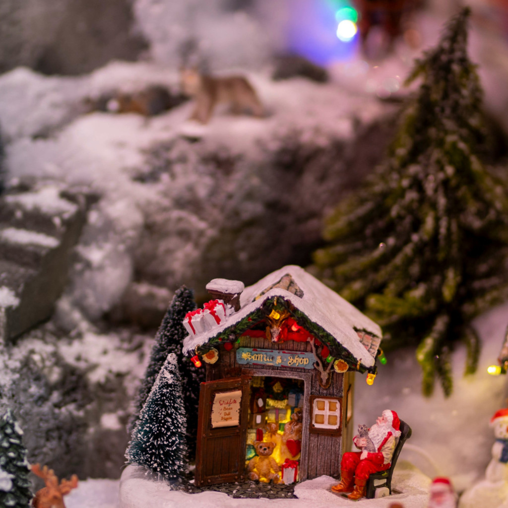 Enjoy Cozy & Classic Films at Ouri Holiday Cinema