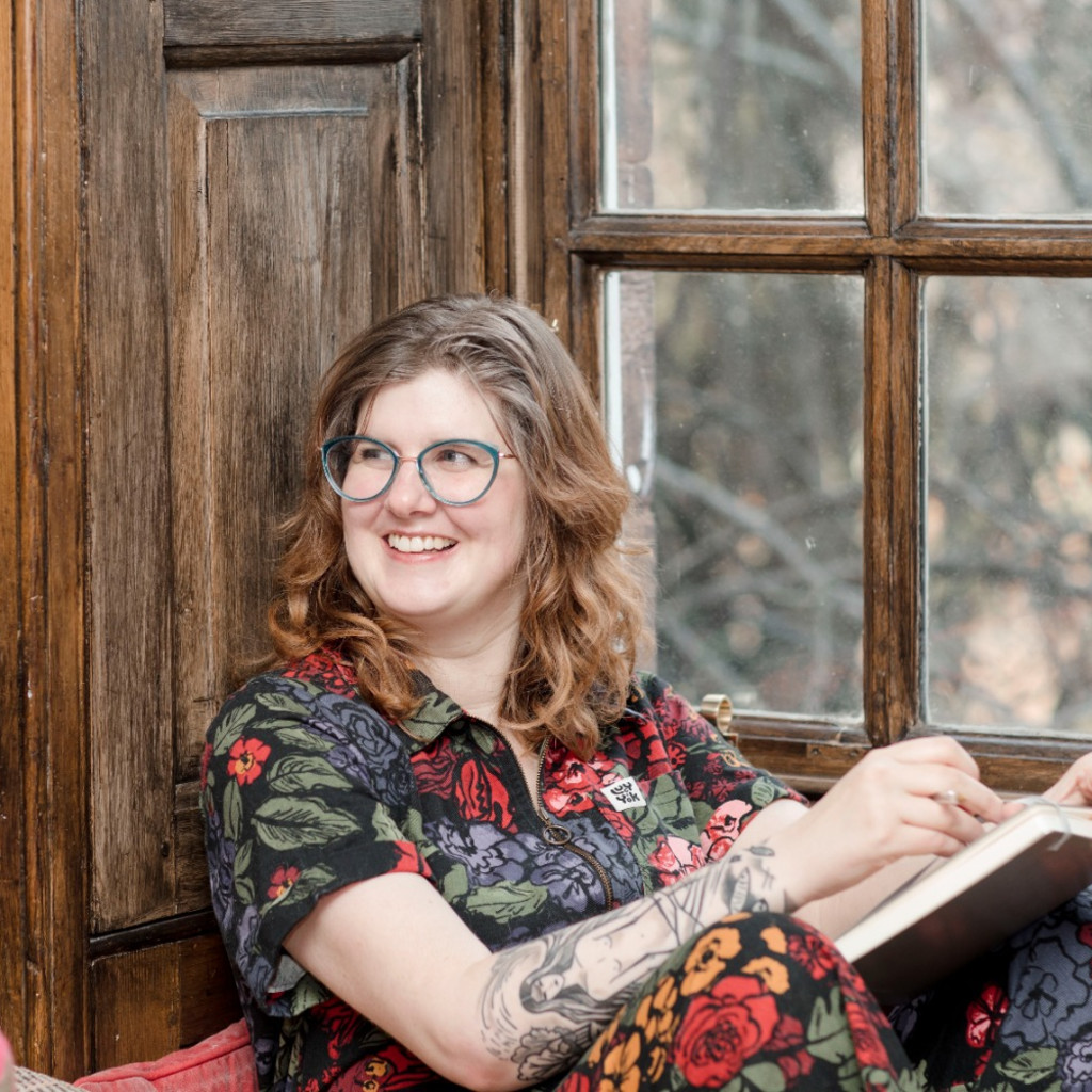 Folklore Round the Firepit with Sarah Wedderburn-Ogilvy