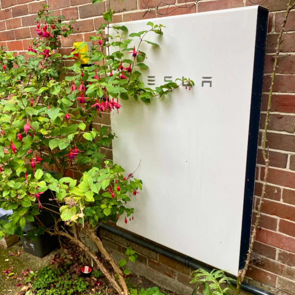 Open home in Drayton: Solar panels and battery, smart heating controls, insulation