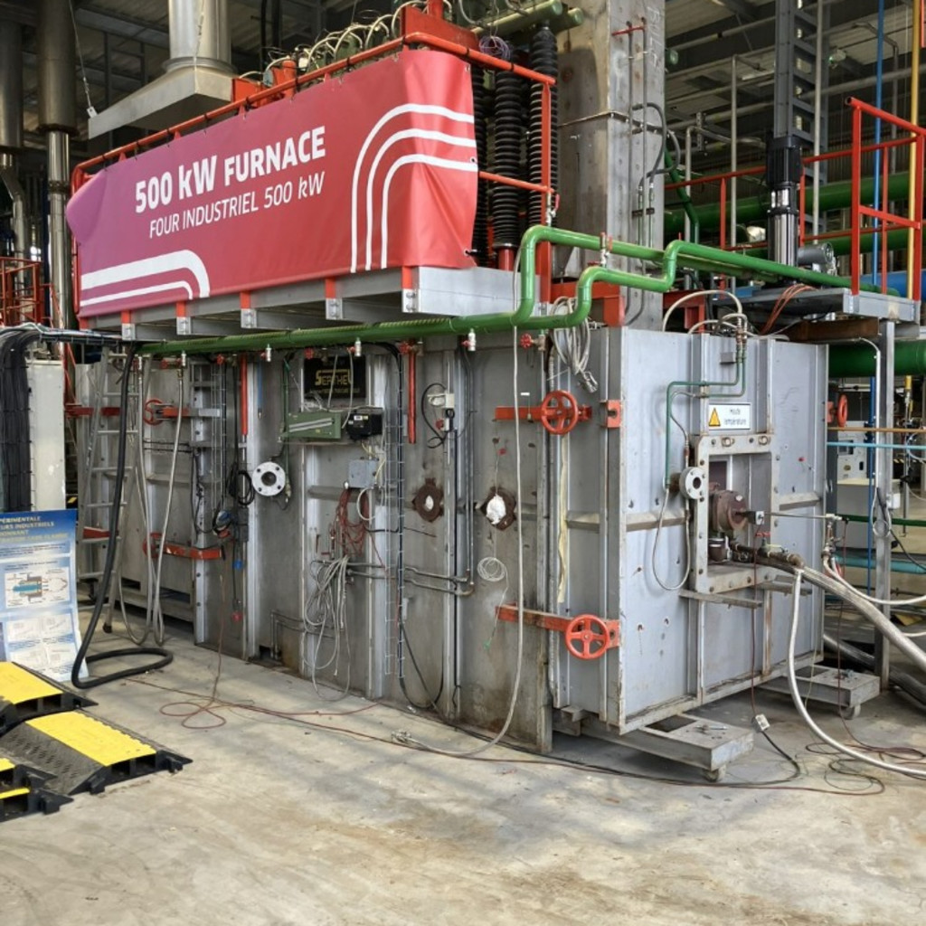 a picture of the 500kw industrial combustion test furnace