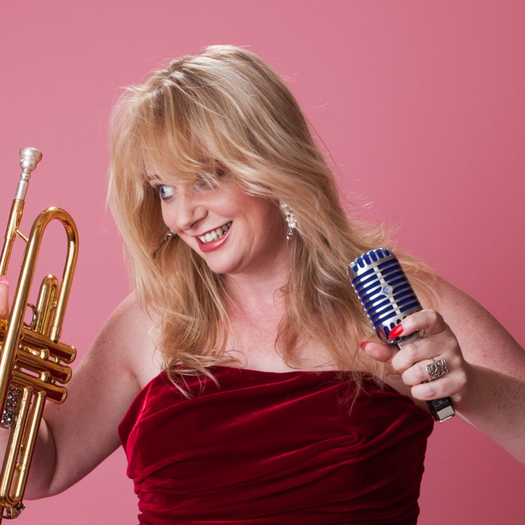 Georgina Jackson & Her Christmas Crackers