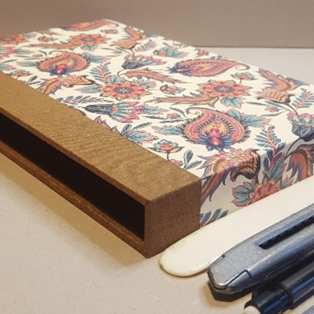 MAKING A SLIPCASE WITH MYLYN McCOLL (online)