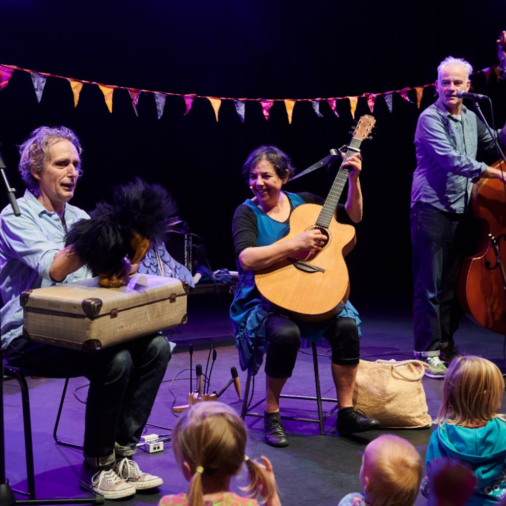 Mrs H Sings — A Family Music Show