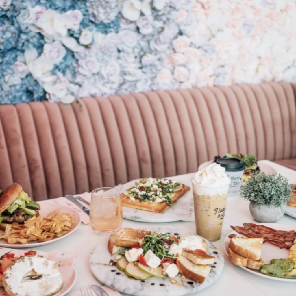 Cafe Lola Mat Class