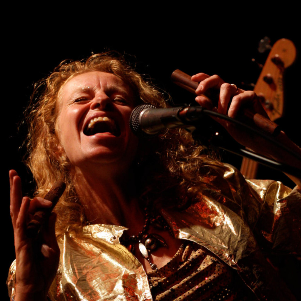 Su Hart: The rainforest singing of the Baka People