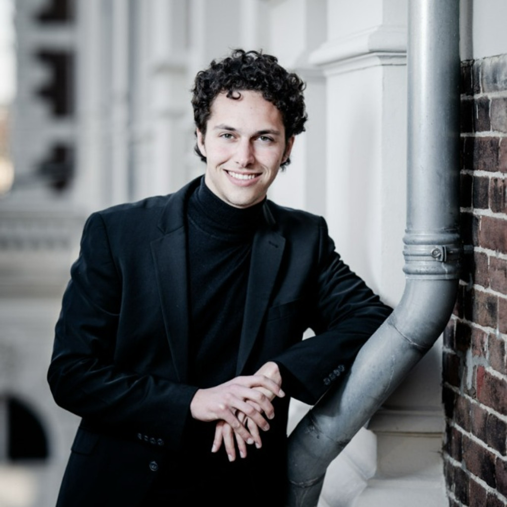 Nikola Meeuwsen, piano