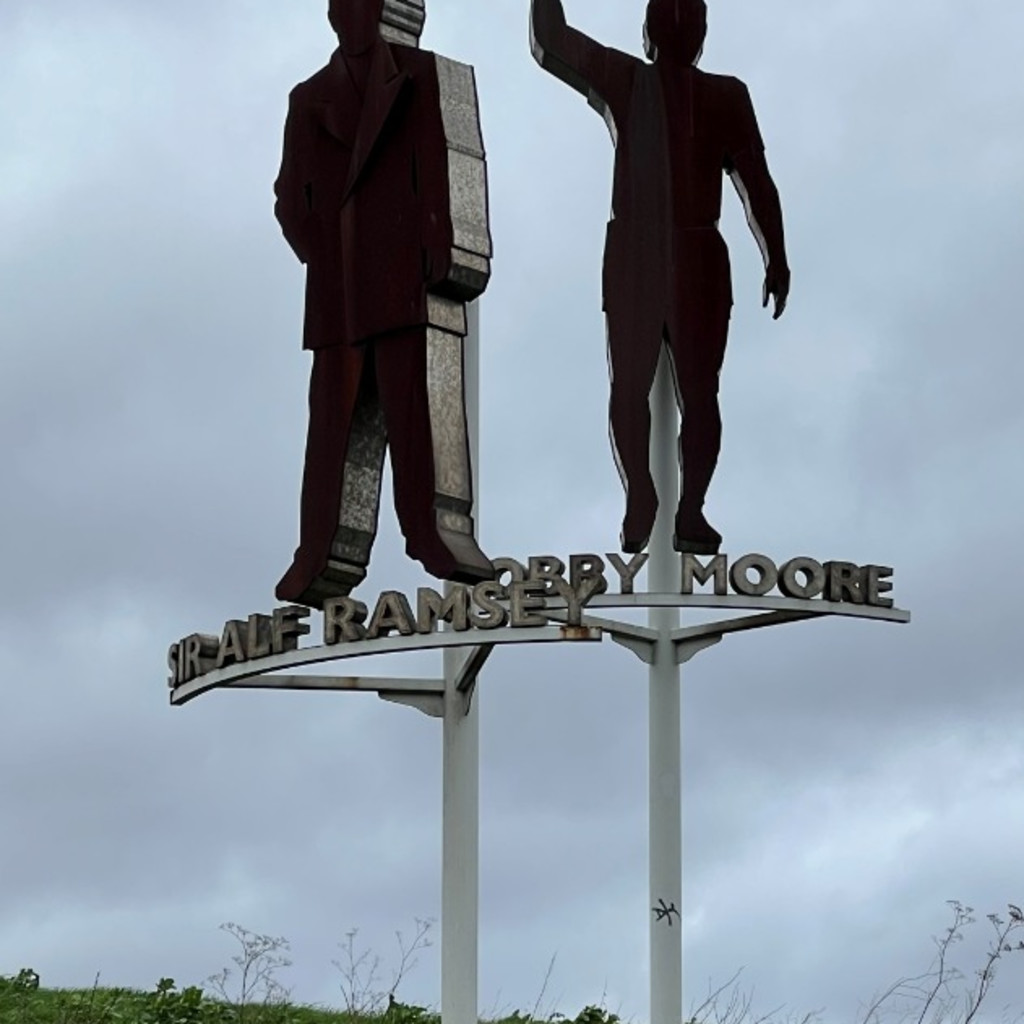 Photograph of statues of Sir Alf Ramsey and Bobby Moore