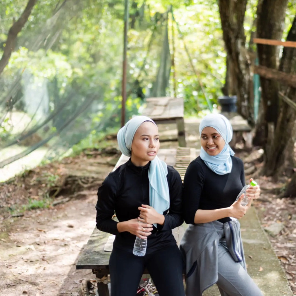 GIRLS HIKE