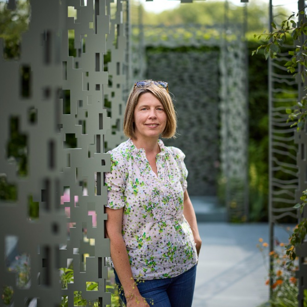 Dr. Catherine MacDonald