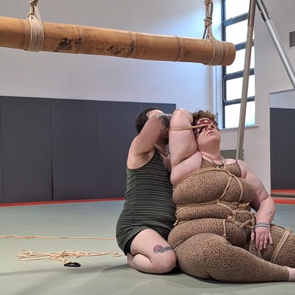Tying for hypermobility/hEDS