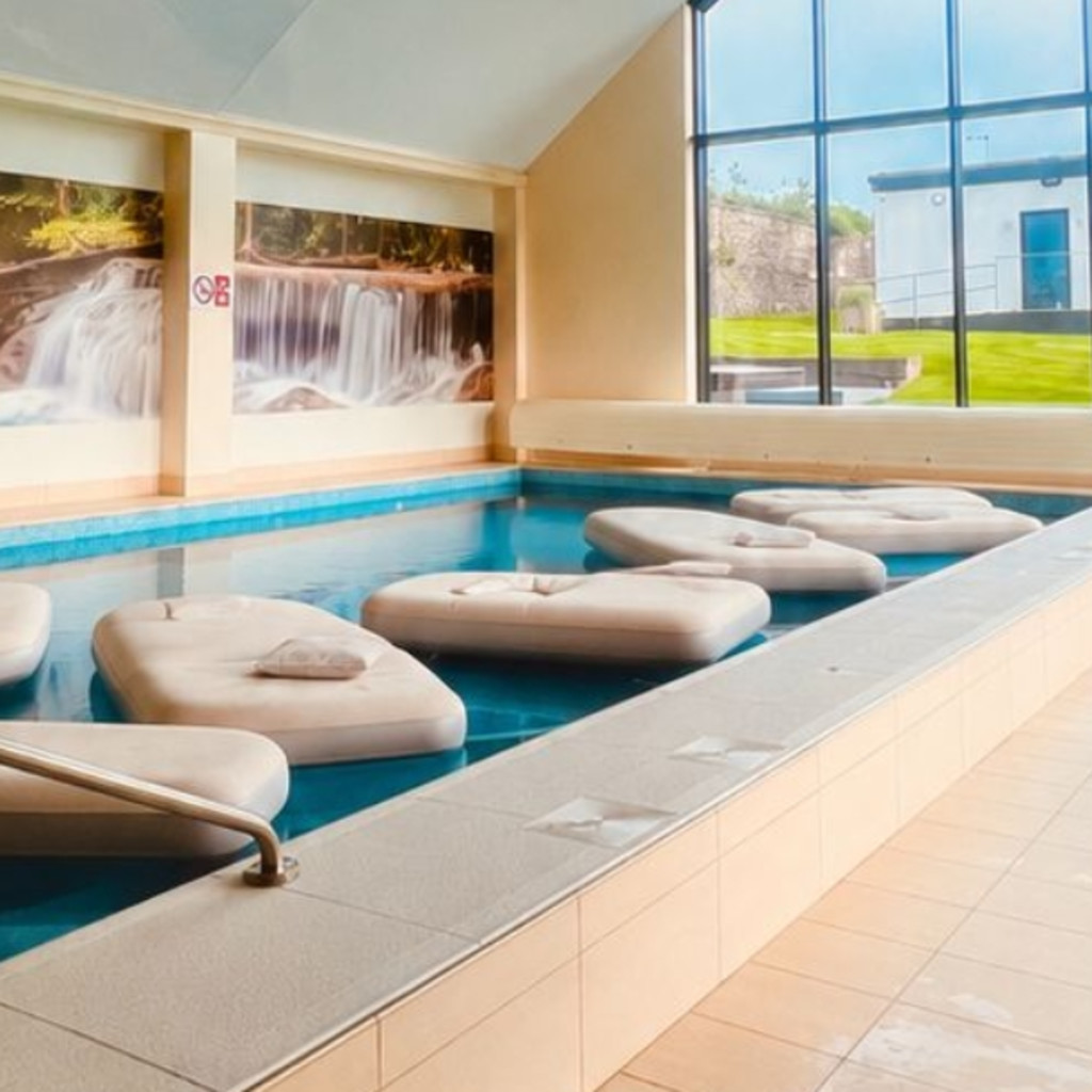 Women's Floating Sound Bath