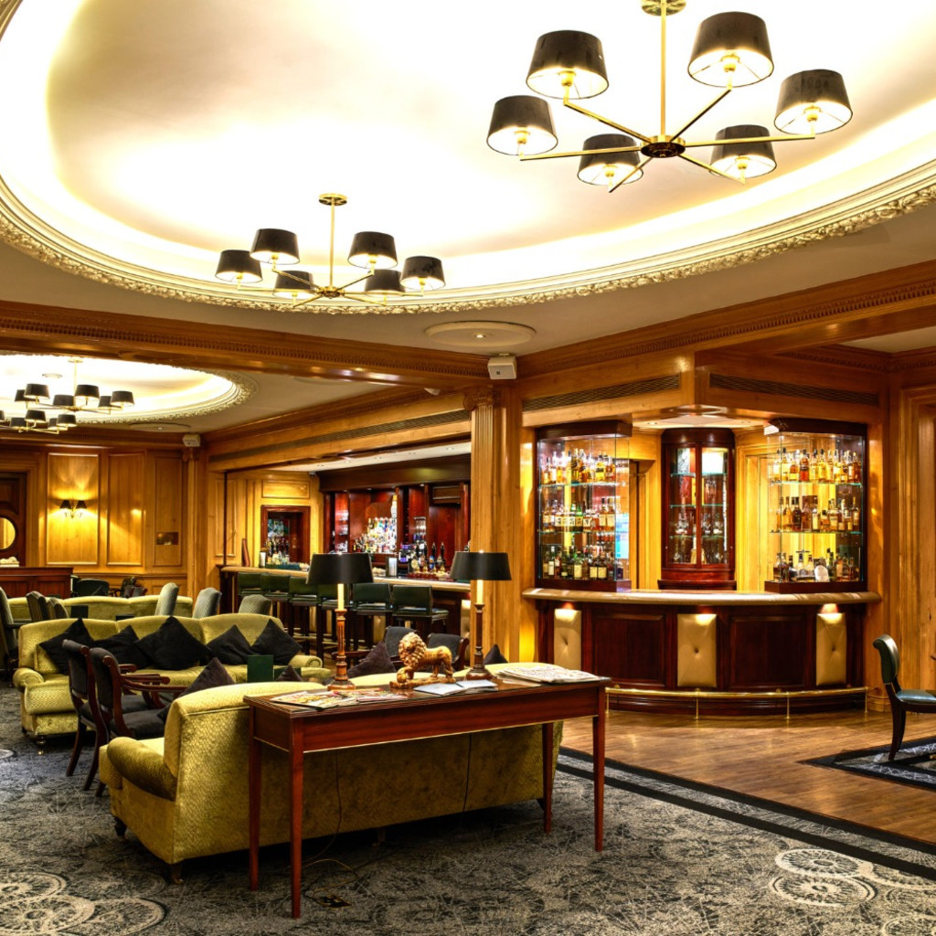 The Long Bar at The Royal Automobile Club, Pall Mall.