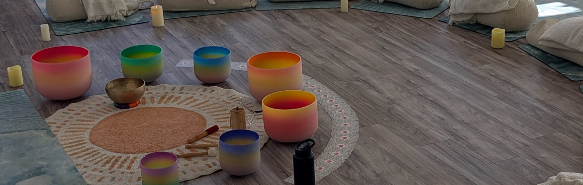 Sound and Canvas : creative rest through sound healing and intuitive painting