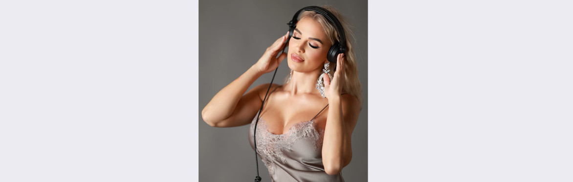 DJ Niki Belucci - sexy party!