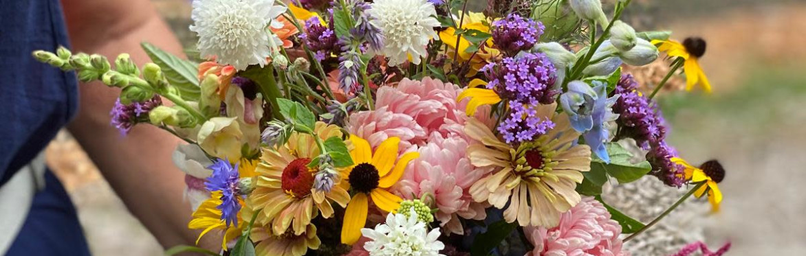 Spiral Hand-Tied Bouquet Making