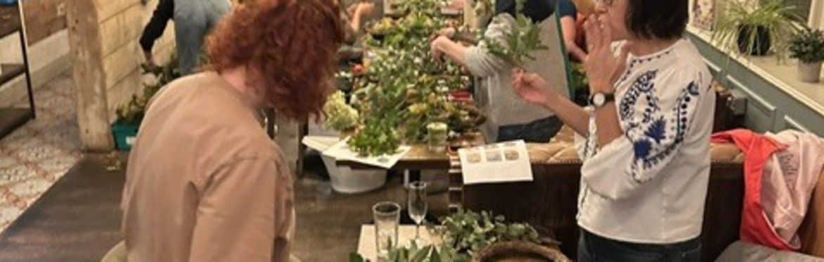Christmas Wreath Making Workshop – Wanstead, East London (Mulled Wine Included)