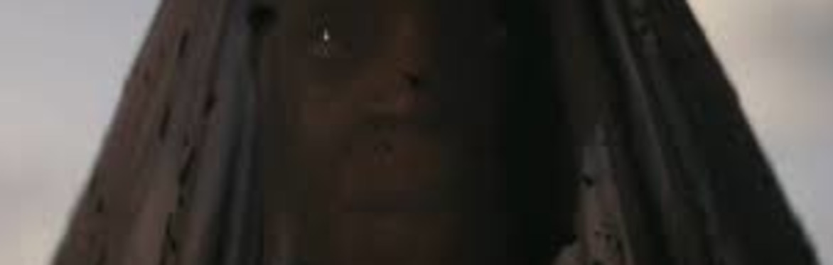 Close up on a woman's veiled face