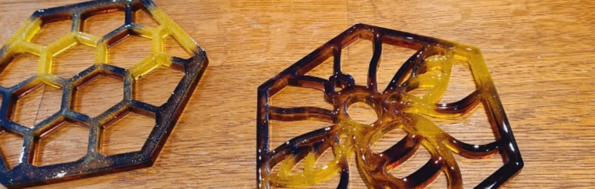 Resin - Make your own Bee 🐝 Coaster set