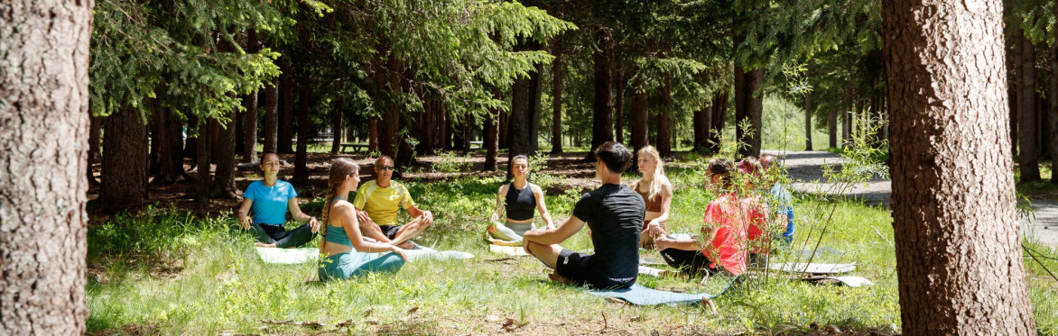 Trekking e yoga in quota