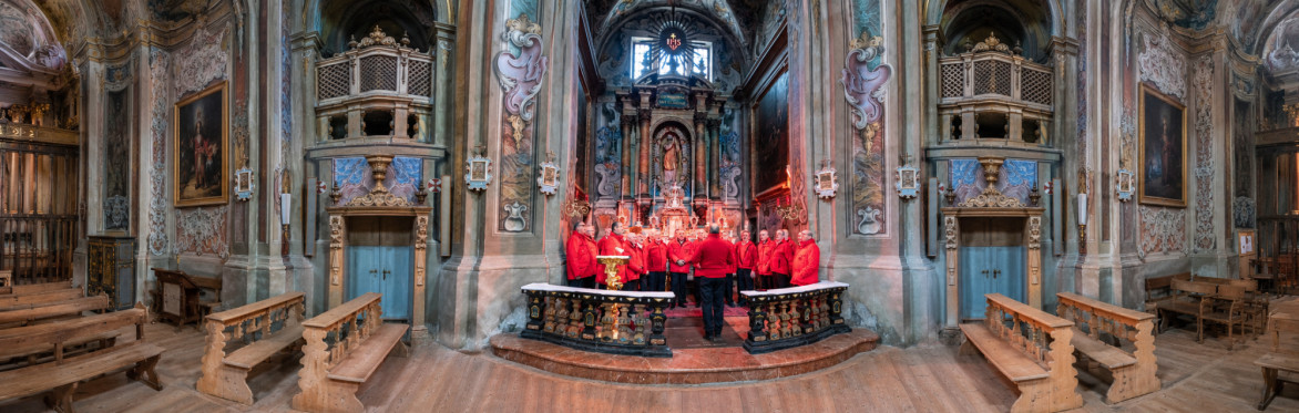 Esibizione del Coro La Bajona - Chiesa del S. Crocifisso