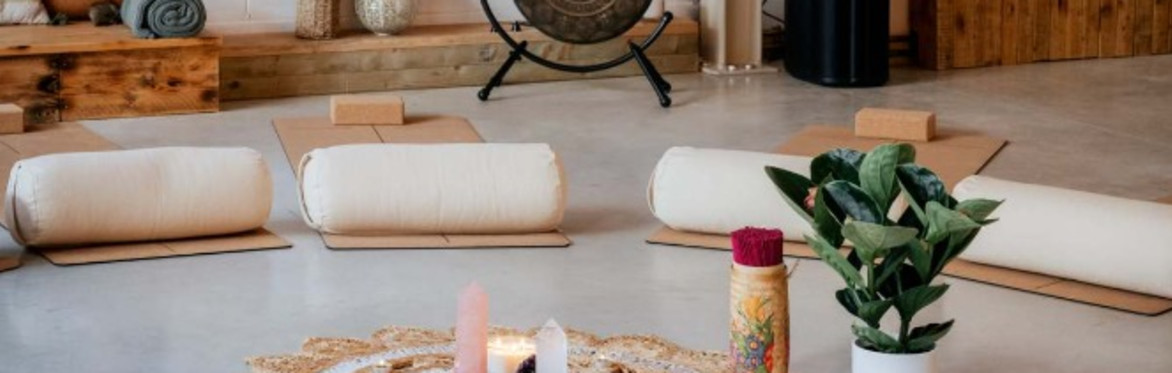 Glow Strong - Pilates x Wellness