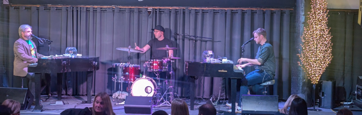 Dueling Pianos