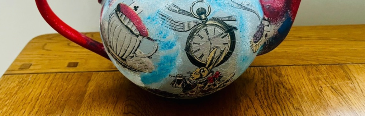 Alice themed Crafternoon Tea - upcycle a tea pot! 🫖