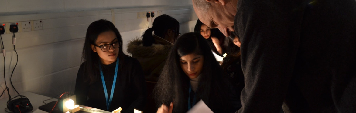 Cambridge Physics Experience 26/27 - Y9 Girls into Physics Day