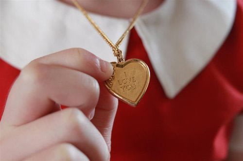 Annie Lockets image