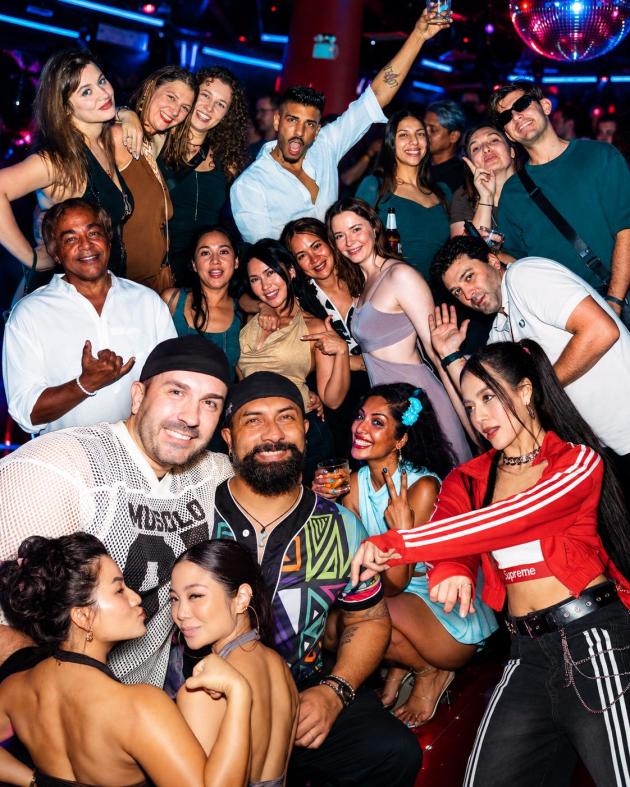Old School and Chill crowd
