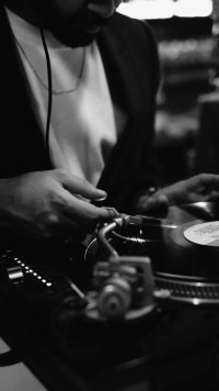 Vinyl & Cocktails *80s & 90s* - Ticket required image