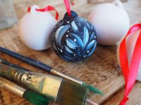 Bauble Painting workshop image