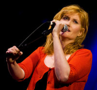 Eddi Reader - Friday Evening Warwick Folk Festival image