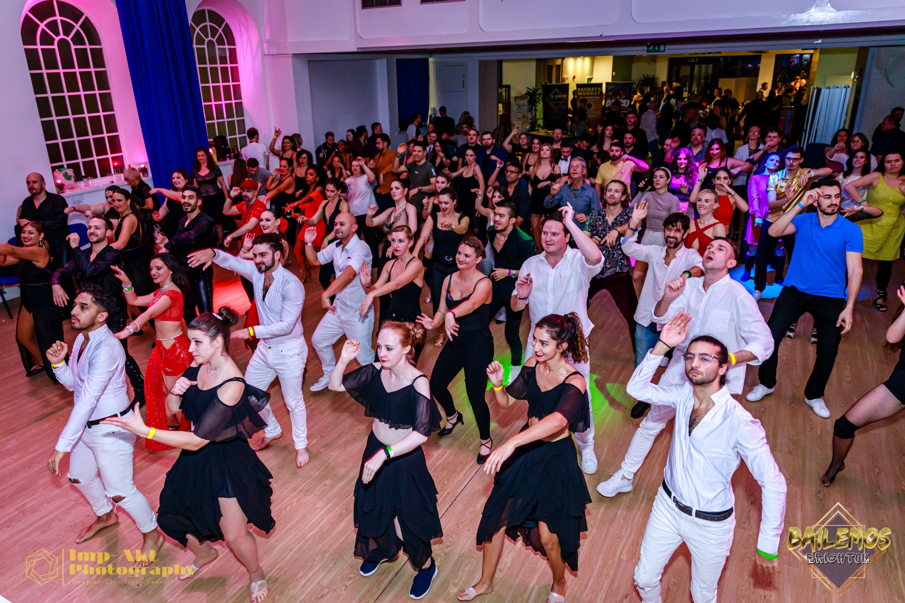 La Escuela De Bachata
