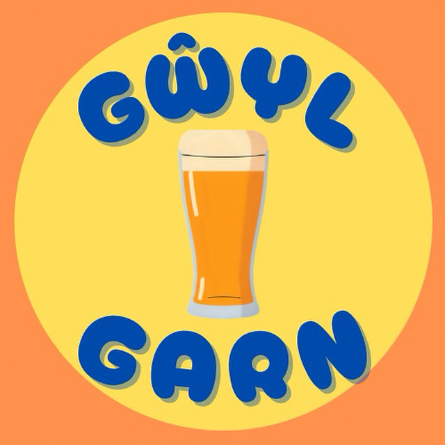 Canolfan Gymdeithasol a Cae Chwarae Garn